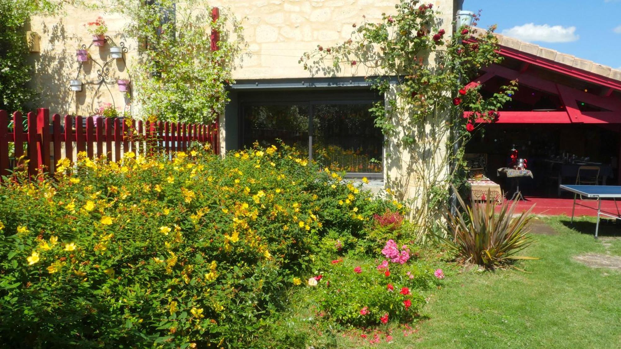 Prignac-et-Marcamps Les Jardins D'Ispahan מראה חיצוני תמונה